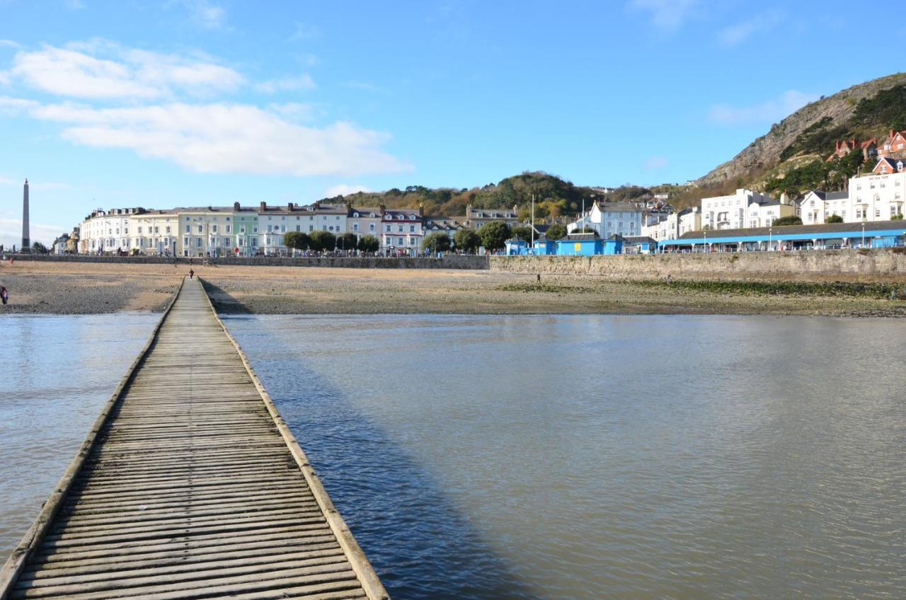 Audley Guest House Llandudno Extérieur photo